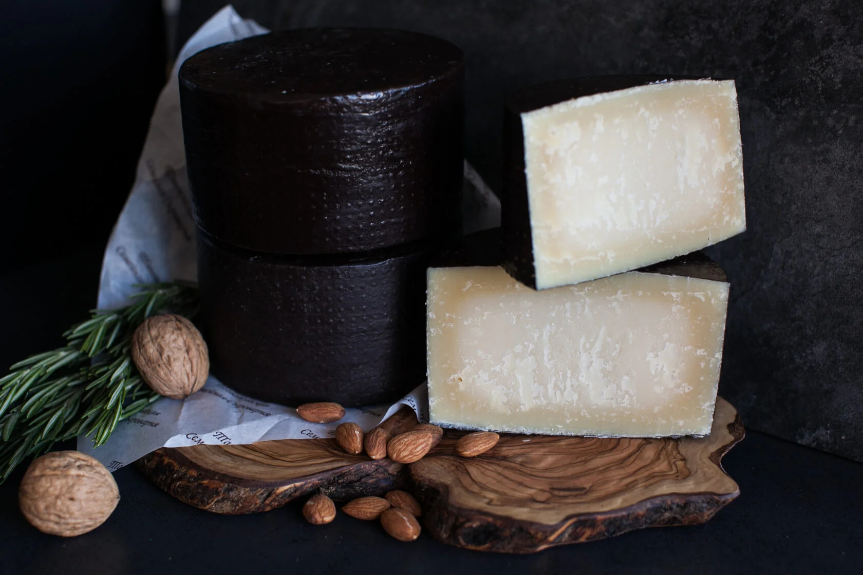 Пекорино из овечьего молока 1 кг. Сыр 