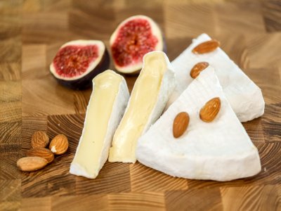 БРИ с белой плесенью 200 г FRATELLI 