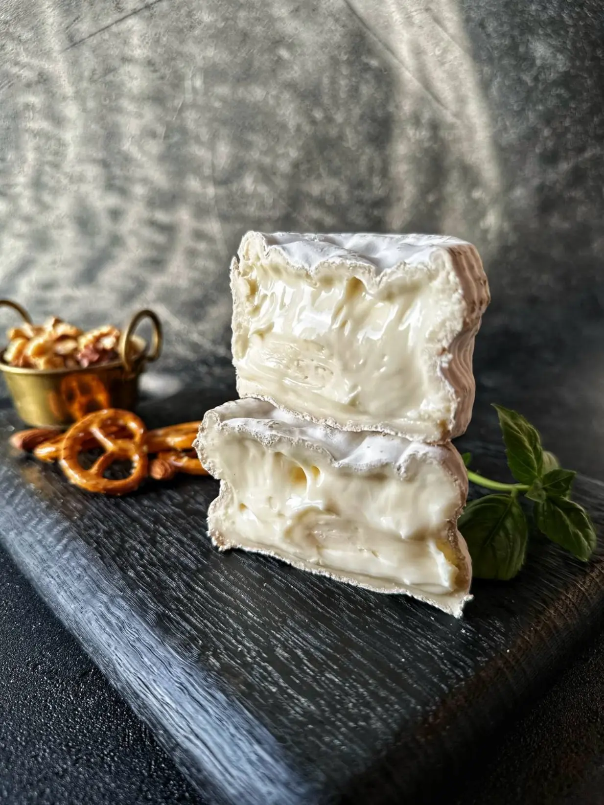 Бри кальвадос 1кг сыр мягкий 