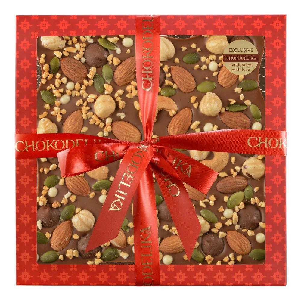 Чокоделика Ореховый фейерверк 180 г. Шоколад молочный с украшением